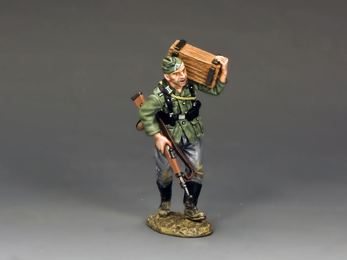 Soldat Carrying Crate