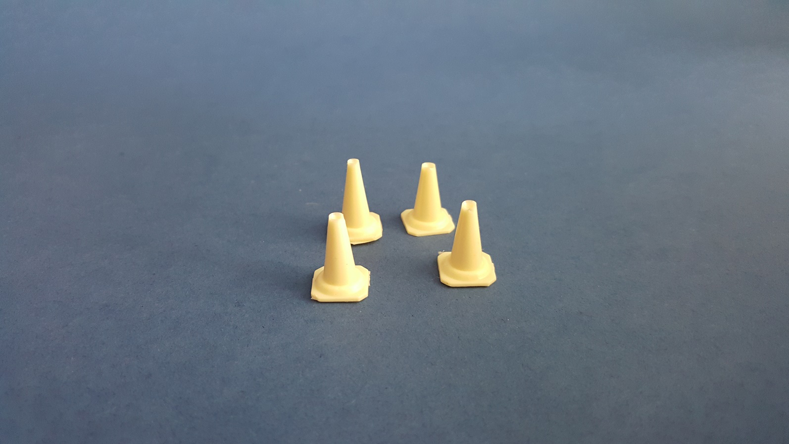 1/35 Traffic Cone (4 pieces)