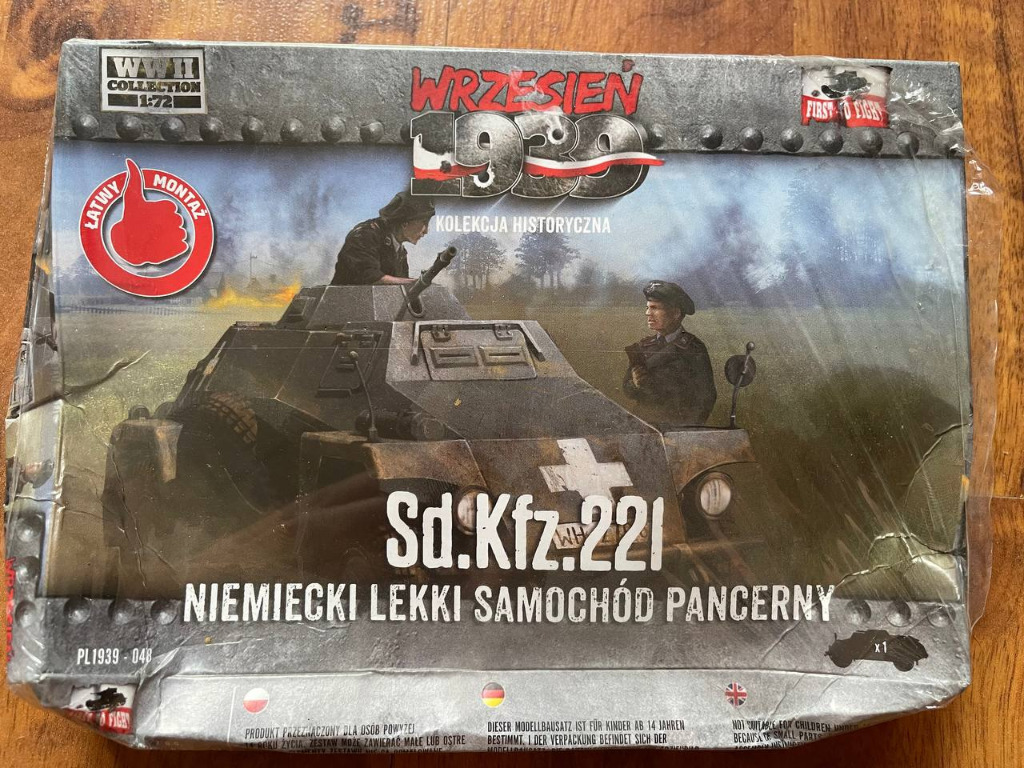 FIRST TO FIGHT 1/72 Model Sd.Kfz. 221 leichter Panzerspähwagen