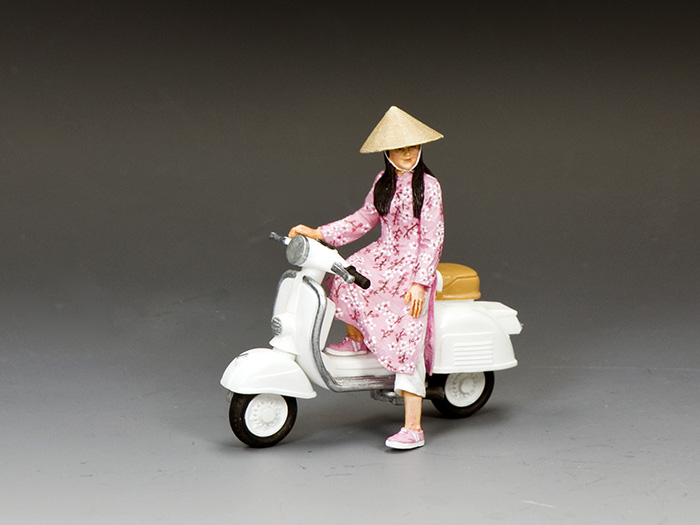 King & Country Toy Soldiers The Pink Lady Vespa Girl