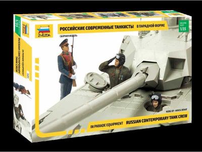 ZVEZDA 1/35 Figür Russ. Tank Crew-Parade Version