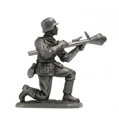 German infantryman with Faust-patron, 1944-45